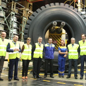 El Lehendakari visita la fábrica de Michelin en Vitoria-Gasteiz