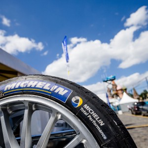 La Federación Internacional de Automovilismo renueva su confianza en Michelin